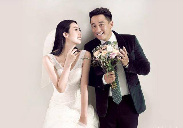 结婚时从简，名利双收十年办一次婚礼，唐人一姐婚姻幸福不低调