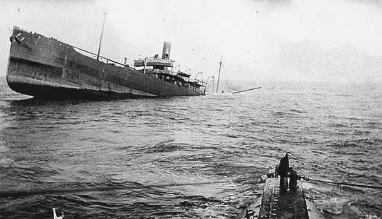 德国U艇有多厉害？1小时击沉3艘巡洋舰，排水量达3.6万吨！