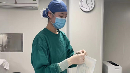 辟谣!谁说医护不摘镜?