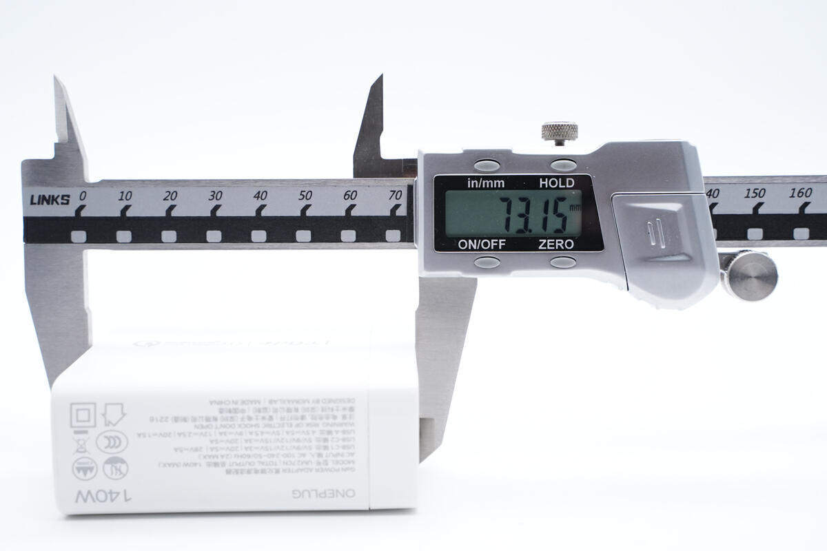 拆解报告:MOMAX摩米士140W 2C1A氮化镓充电器UM27