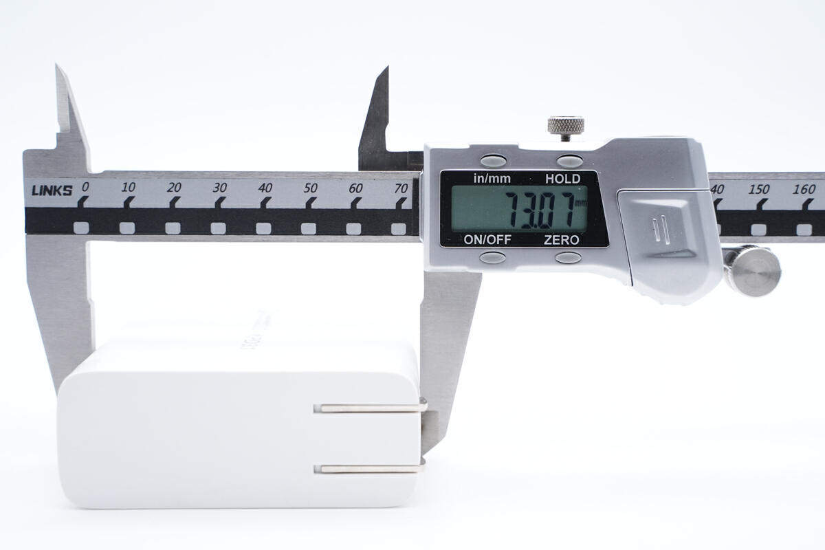 拆解报告:MOMAX摩米士140W 2C1A氮化镓充电器UM27