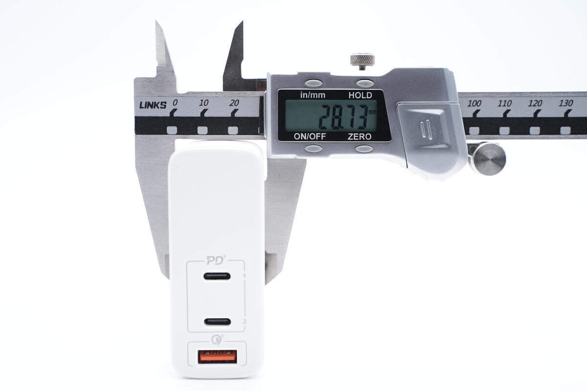 拆解报告:MOMAX摩米士140W 2C1A氮化镓充电器UM27