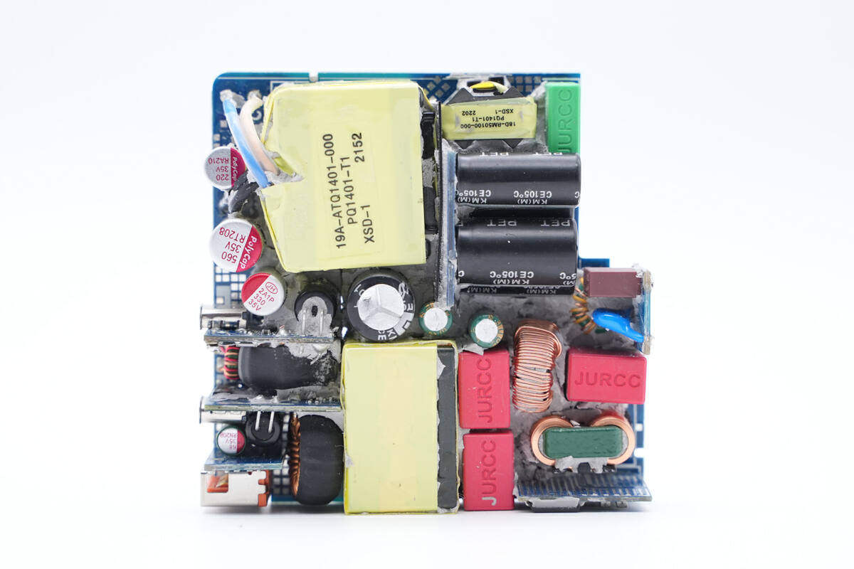 拆解报告:MOMAX摩米士140W 2C1A氮化镓充电器UM27