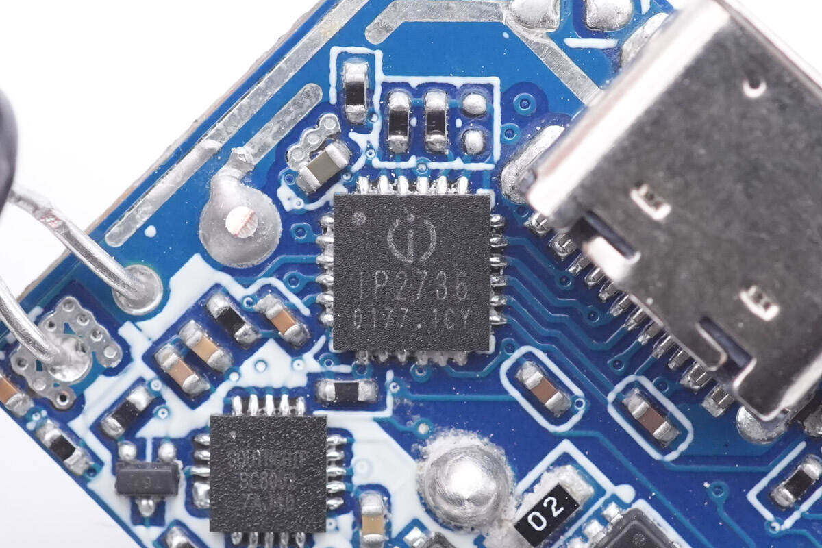 拆解报告:MOMAX摩米士140W 2C1A氮化镓充电器UM27