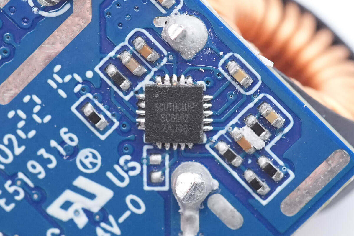 拆解报告:MOMAX摩米士140W 2C1A氮化镓充电器UM27