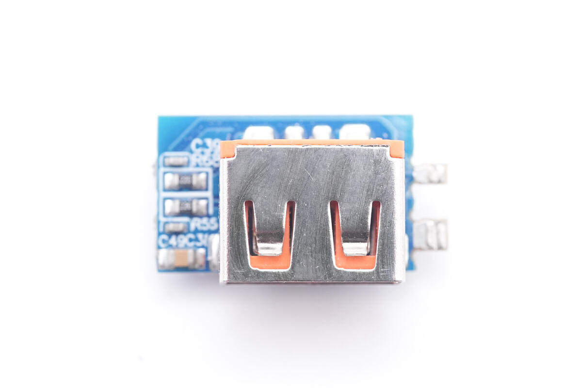 拆解报告:MOMAX摩米士140W 2C1A氮化镓充电器UM27