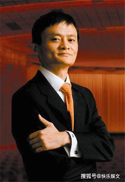 58岁马云到澳洲指导工作！表情严肃看手机，没带保镖生活低调