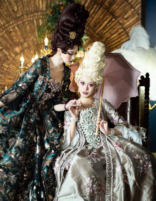 梦回“洛可可时代”！高级端庄的“大裙子”，真是谁穿谁美
