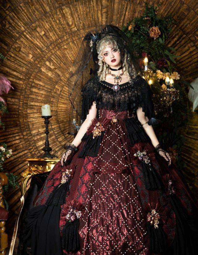 梦回“洛可可时代”！高级端庄的“大裙子”，真是谁穿谁美