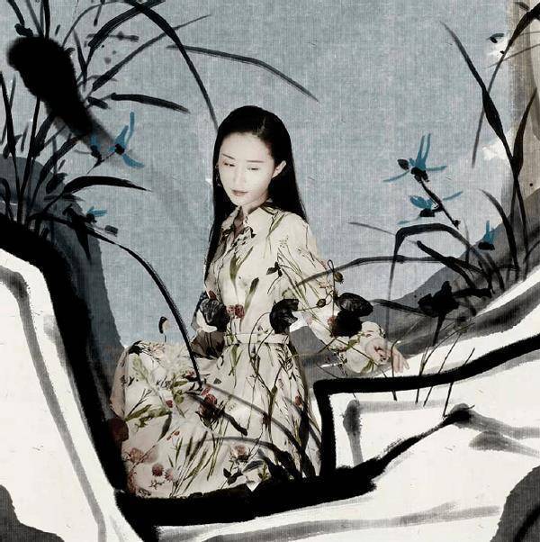 舒畅久违露面拍大片！戴蓝粉拼接假发变身非主流，蚂蚁腿太吸睛了