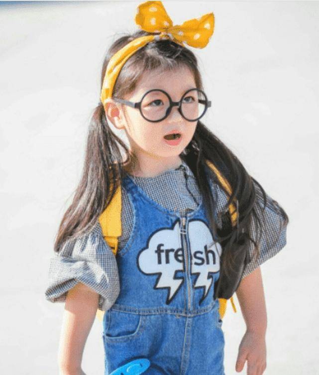 曾直言“为弟弟赚奶粉钱”的阿拉蕾，“变脸式”长大，打脸多少网友