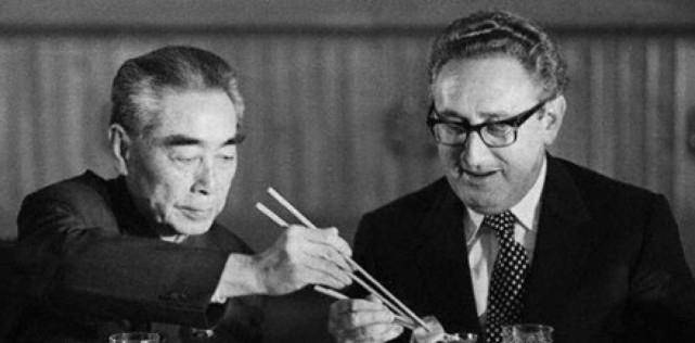 尼克松说：美国原子弹能毁灭地球十次，总理的回答让其钦佩