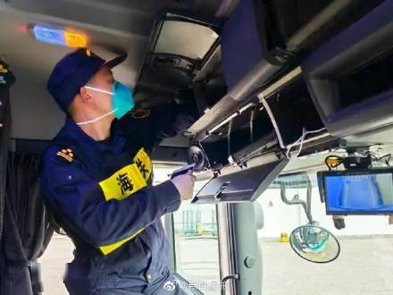一车6暗格，光盘800张，海关查获空车藏匿PS5游戏光盘案