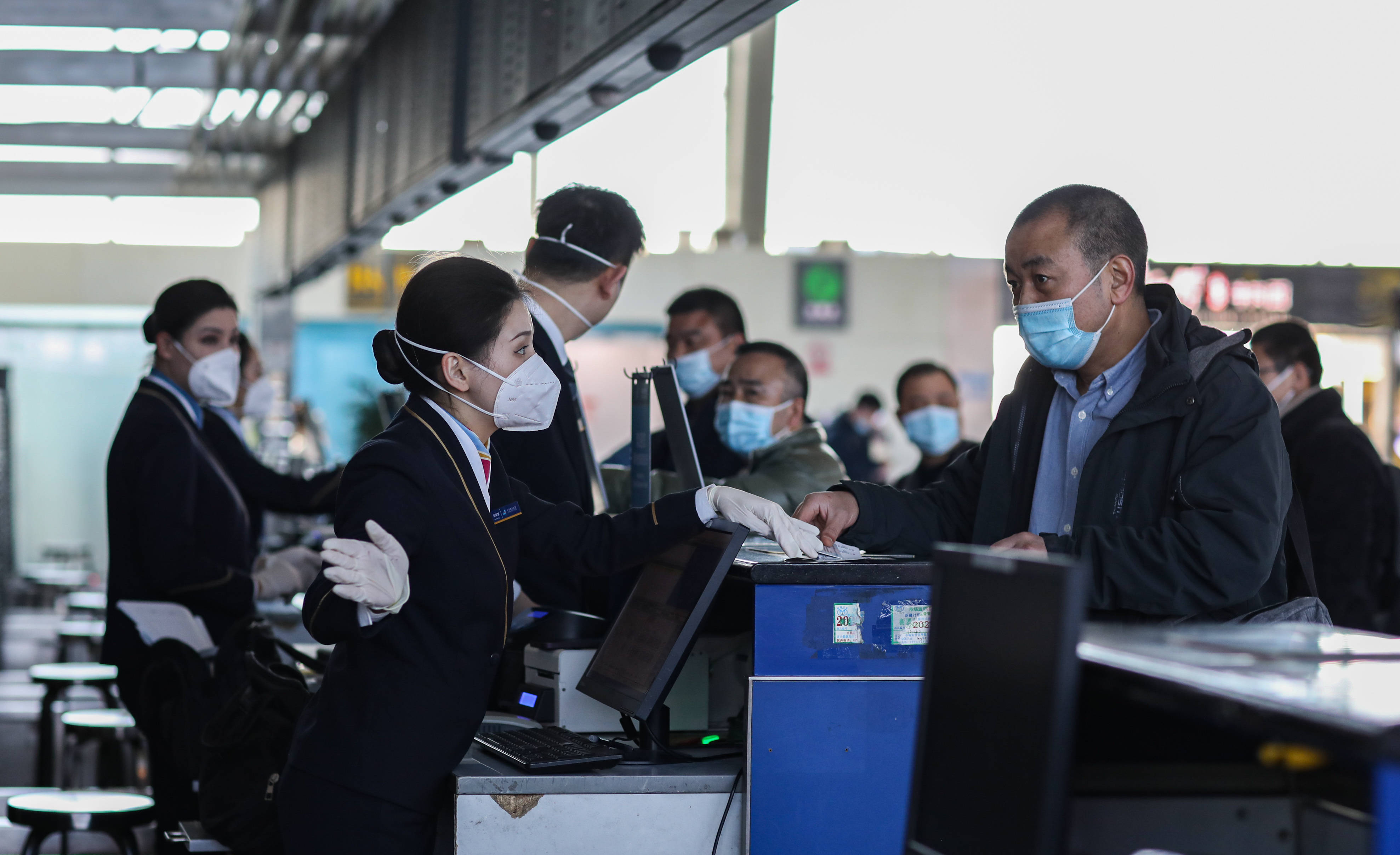 新疆织密立体交通网为旅游“铺路”