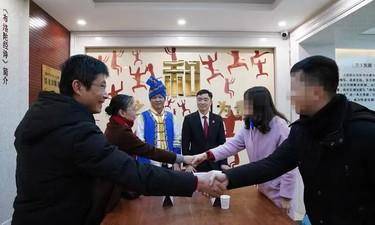 药品、化妆品、摩托车头盔……南宁集中销毁85万件问题商品