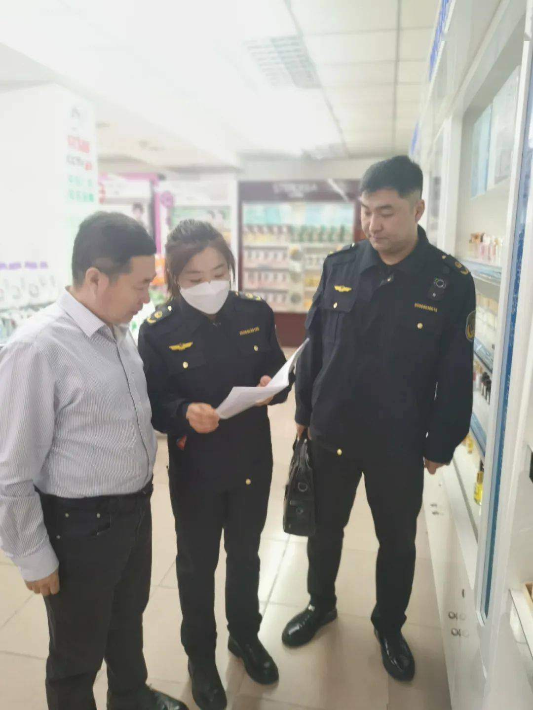 【整治】赤峰市市场监管局开展化妆品批发环节专项整治行动