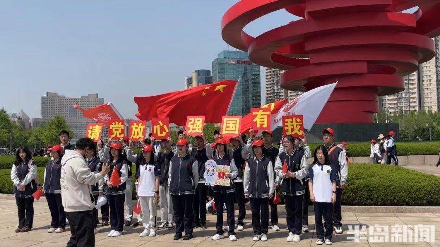 五一大探访②丨地铁始发站就“坐不上车”，小麦岛上岛队伍排到了东海中路上