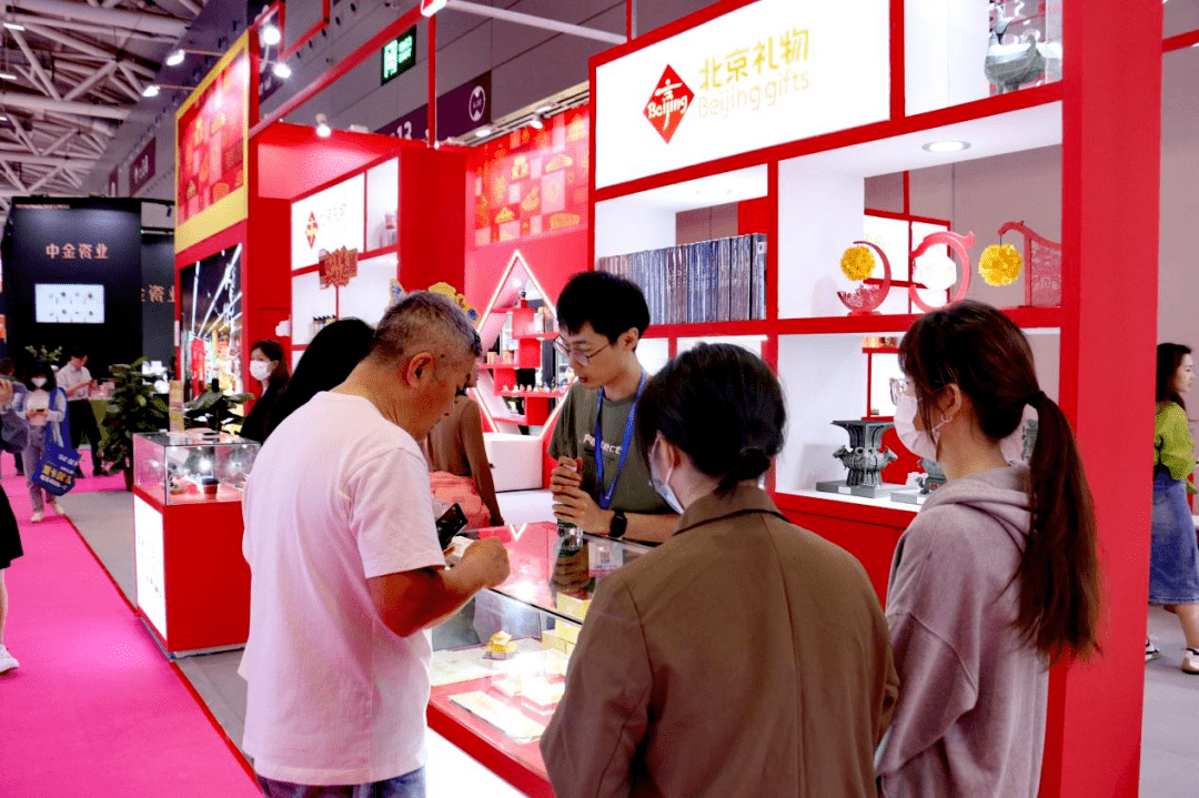 “北京礼物”领衔“北京文旅新消费品牌”精彩亮相深圳礼品展