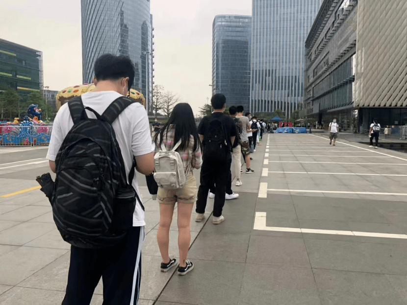 县城招聘会上的高薪工作，月薪3000