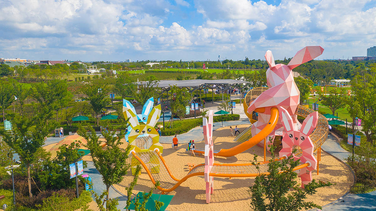 上海境内的亲子游乐园可多了，给份来上海游玩的游乐园行程推荐