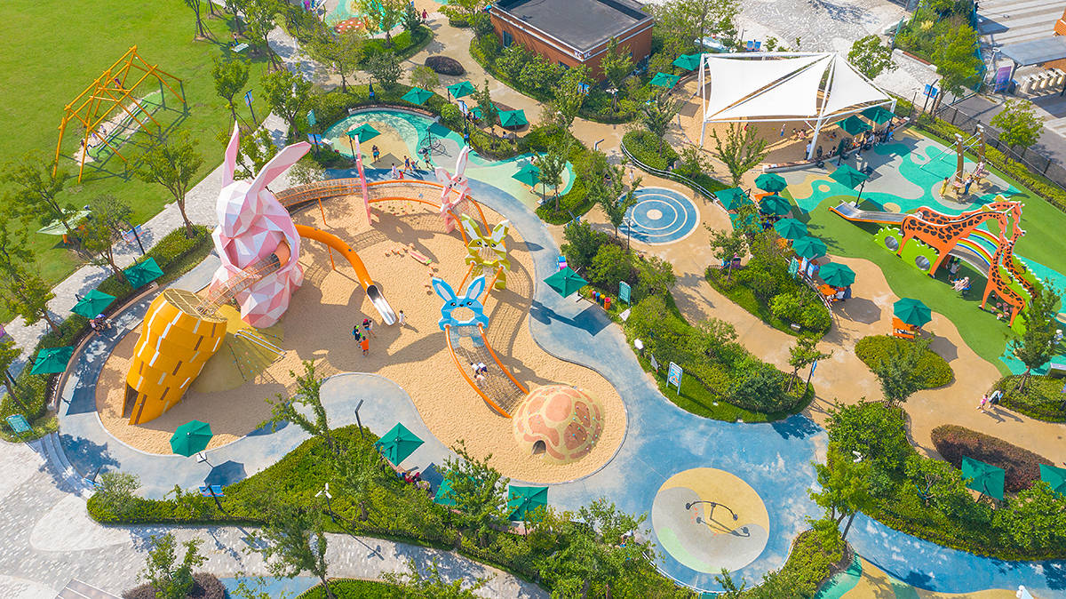 上海境内的亲子游乐园可多了，给份来上海游玩的游乐园行程推荐