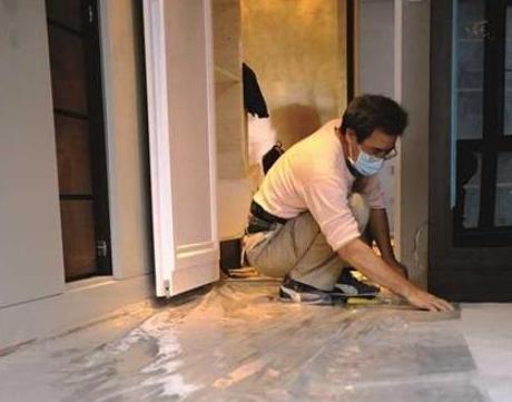 我家装修二手房,老师傅直接瓷砖上铺木地板,完工后感觉赚到了