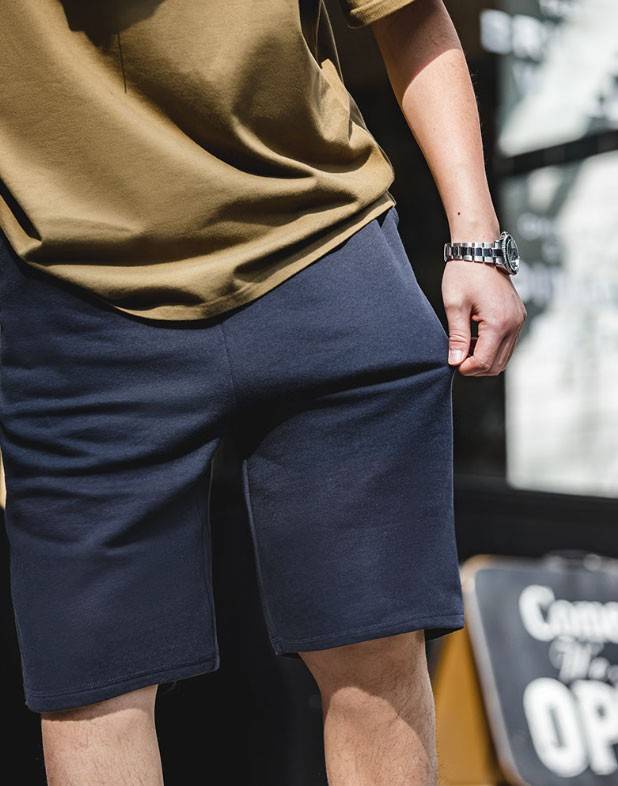 罗纹搭配针织工艺，让这款短裤充满时尚质感，夏季穿搭少不了它