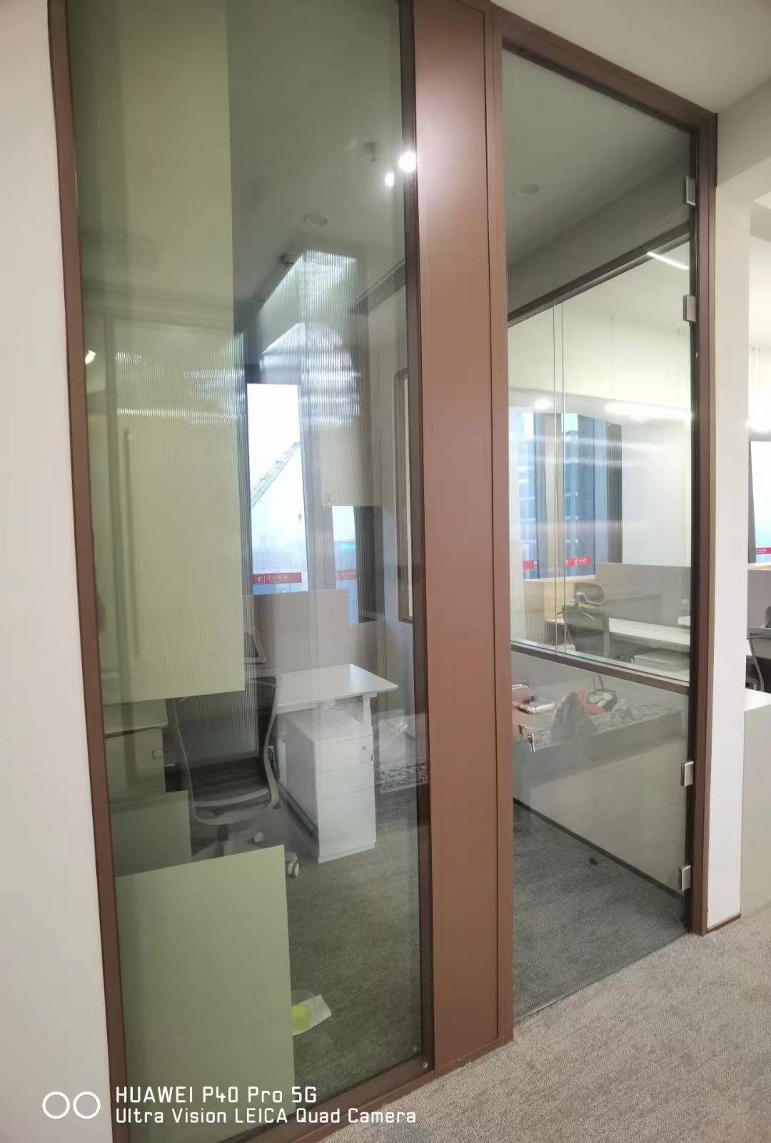 办公玻璃隔断，让你的办公空间焕然一新！