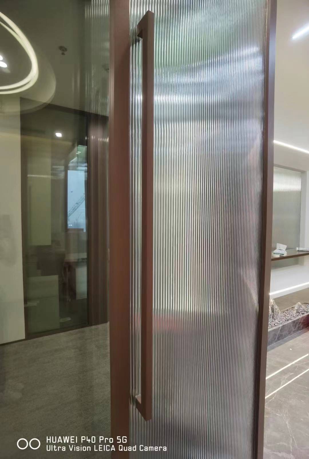 办公玻璃隔断，让你的办公空间焕然一新！