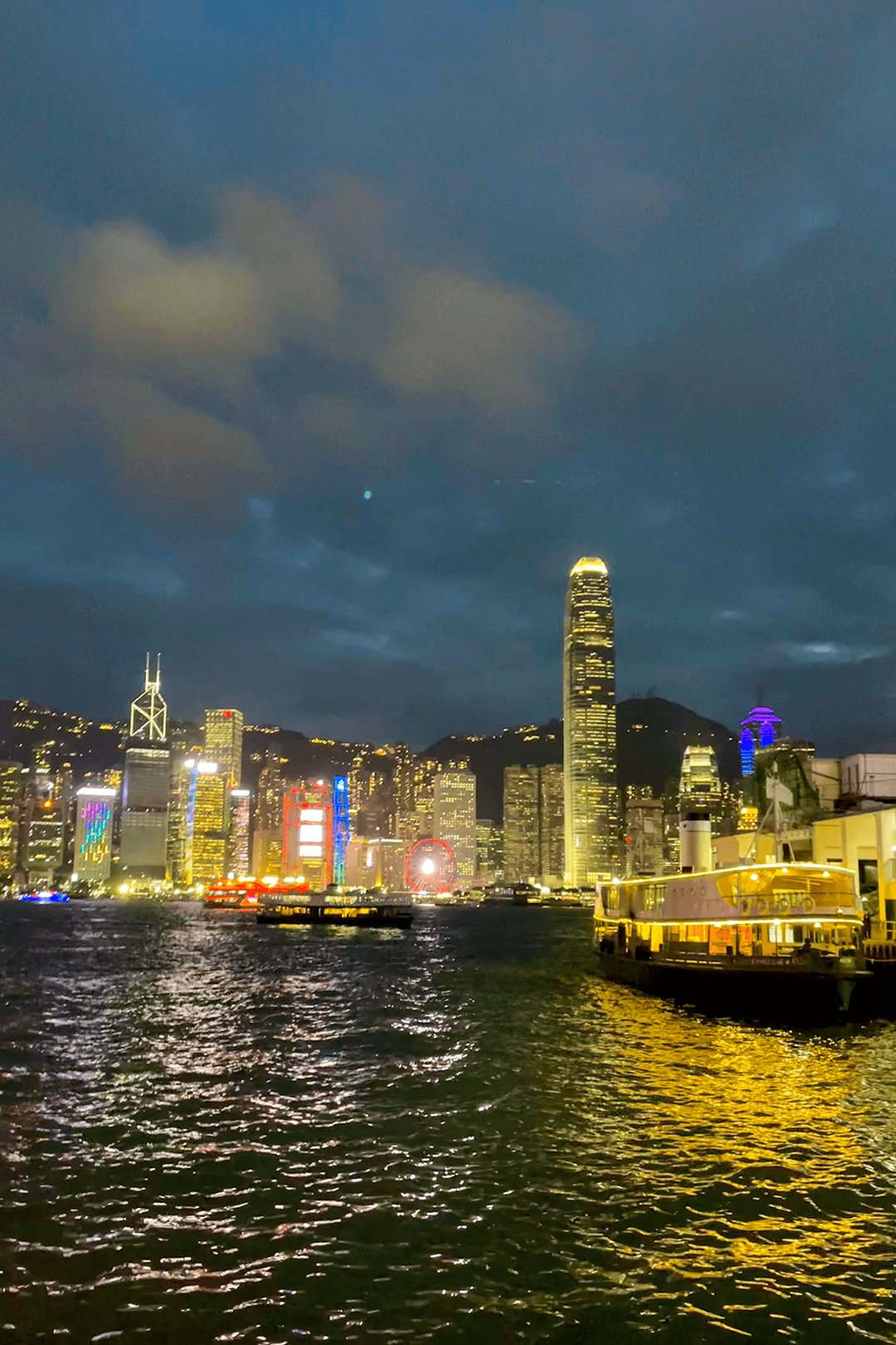 “卧底”香港低价一日游：118元，包车包餐，打卡10大景点，究竟超值还是超坑？