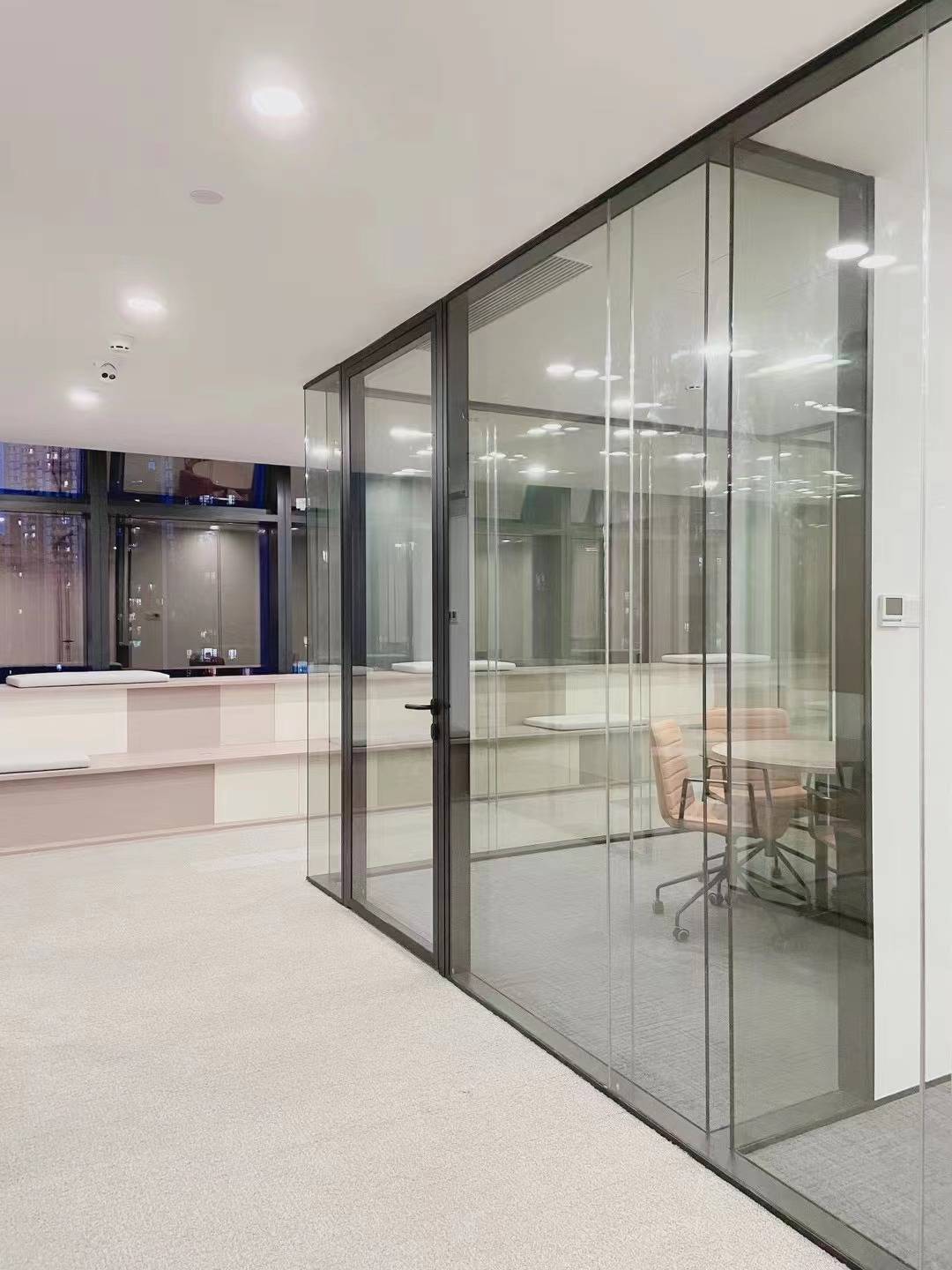 西安办公玻璃隔断，创造舒适高效的办公环境