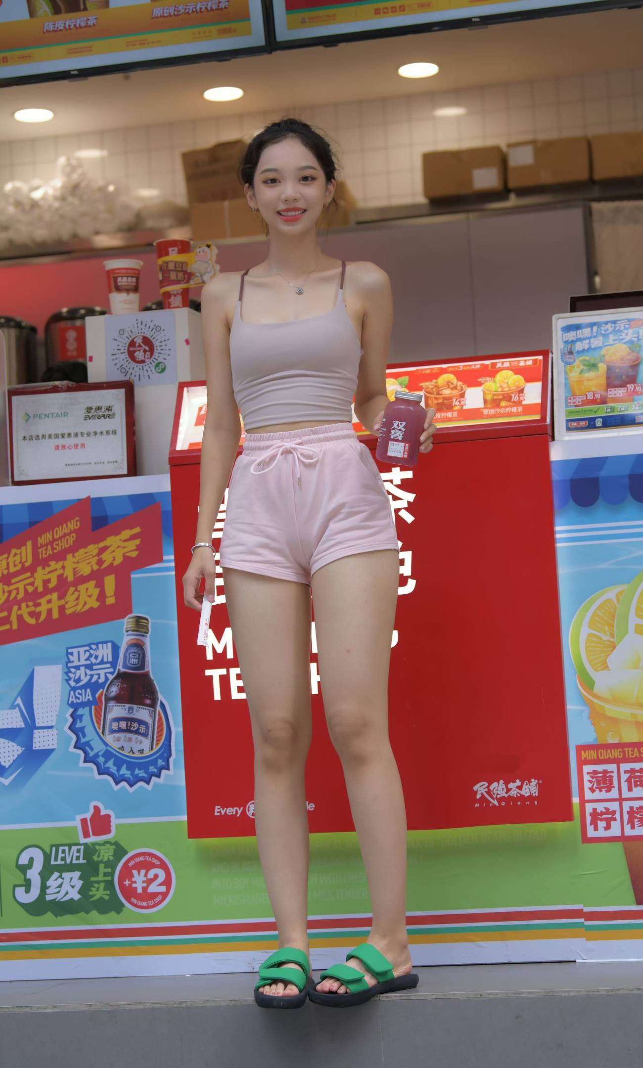 人人都爱喝奶茶，中国女孩被奶茶店圈粉的原因找到了！