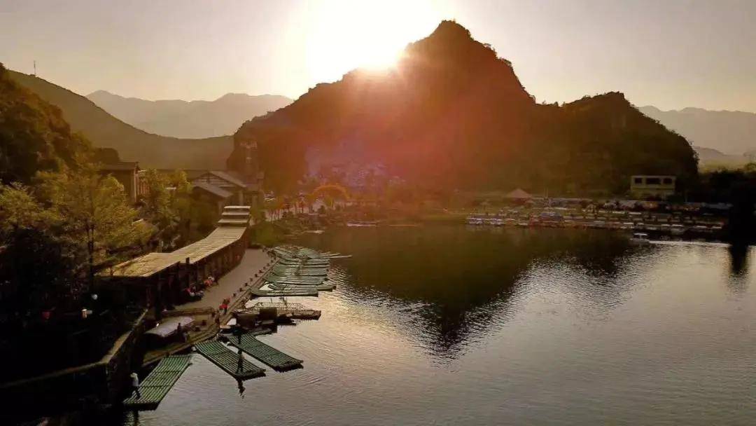 【浪漫黄姚】 诗意黄姚古镇、鬼斧神功玉石林、姚江竹筏漂流、东谭岭云海日出