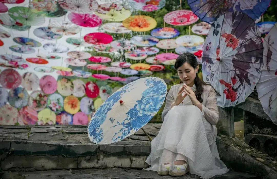 【浪漫黄姚】 诗意黄姚古镇、鬼斧神功玉石林、姚江竹筏漂流、东谭岭云海日出