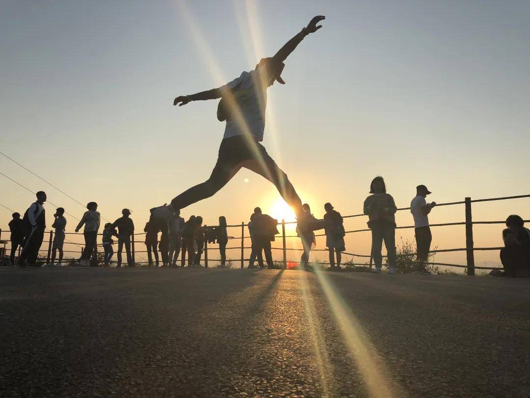 【浪漫黄姚】 诗意黄姚古镇、鬼斧神功玉石林、姚江竹筏漂流、东谭岭云海日出