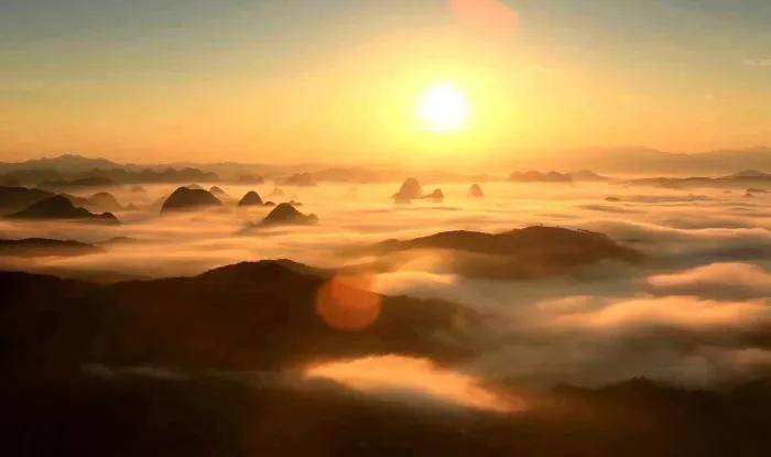 【浪漫黄姚】 诗意黄姚古镇、鬼斧神功玉石林、姚江竹筏漂流、东谭岭云海日出