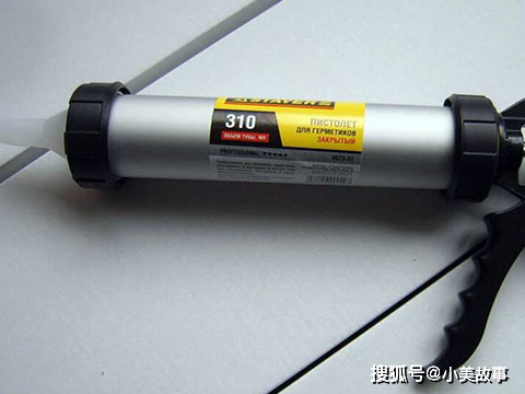 玻璃胶怎么去除 玻璃胶弄手上怎么洗掉