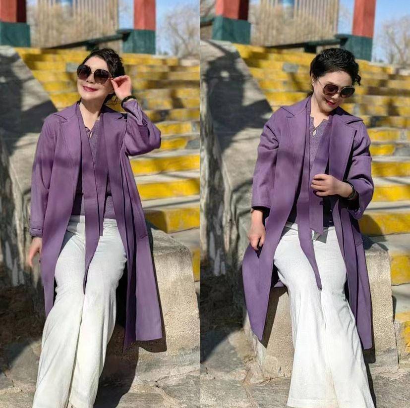 50岁的女人，冬季外套建议穿长大衣！配白裤子、裙子端庄优雅