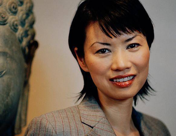 原创
                彪悍的邓文迪：离开默多克依旧生猛，轻松上位不止靠心机