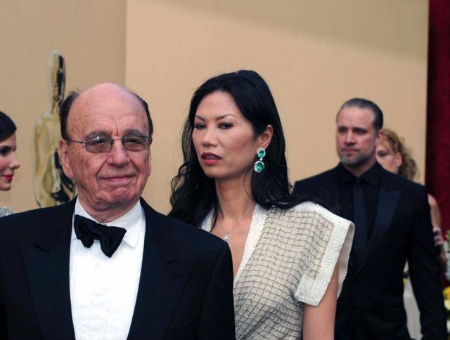 原创
                彪悍的邓文迪：离开默多克依旧生猛，轻松上位不止靠心机