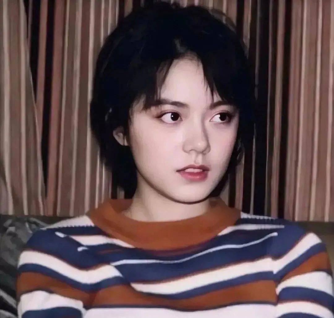 赵今麦全网招聘化妆师，吧？