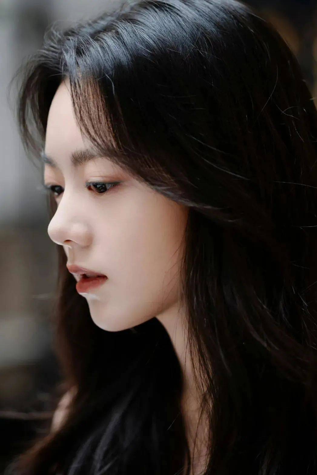 赵今麦全网招聘化妆师，吧？