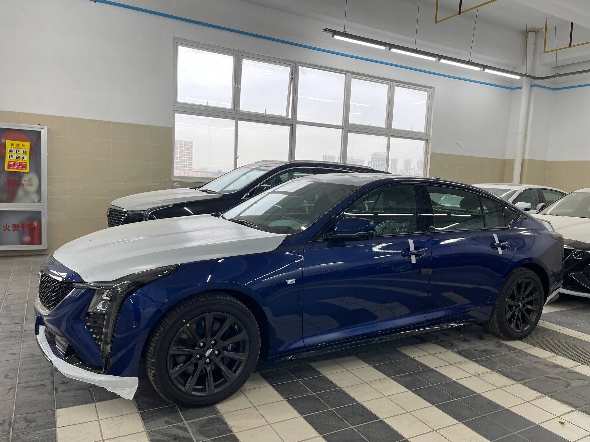 新款凯迪拉克CT5配置曝光，入门双联屏+16扬AKG音响，配电磁悬挂