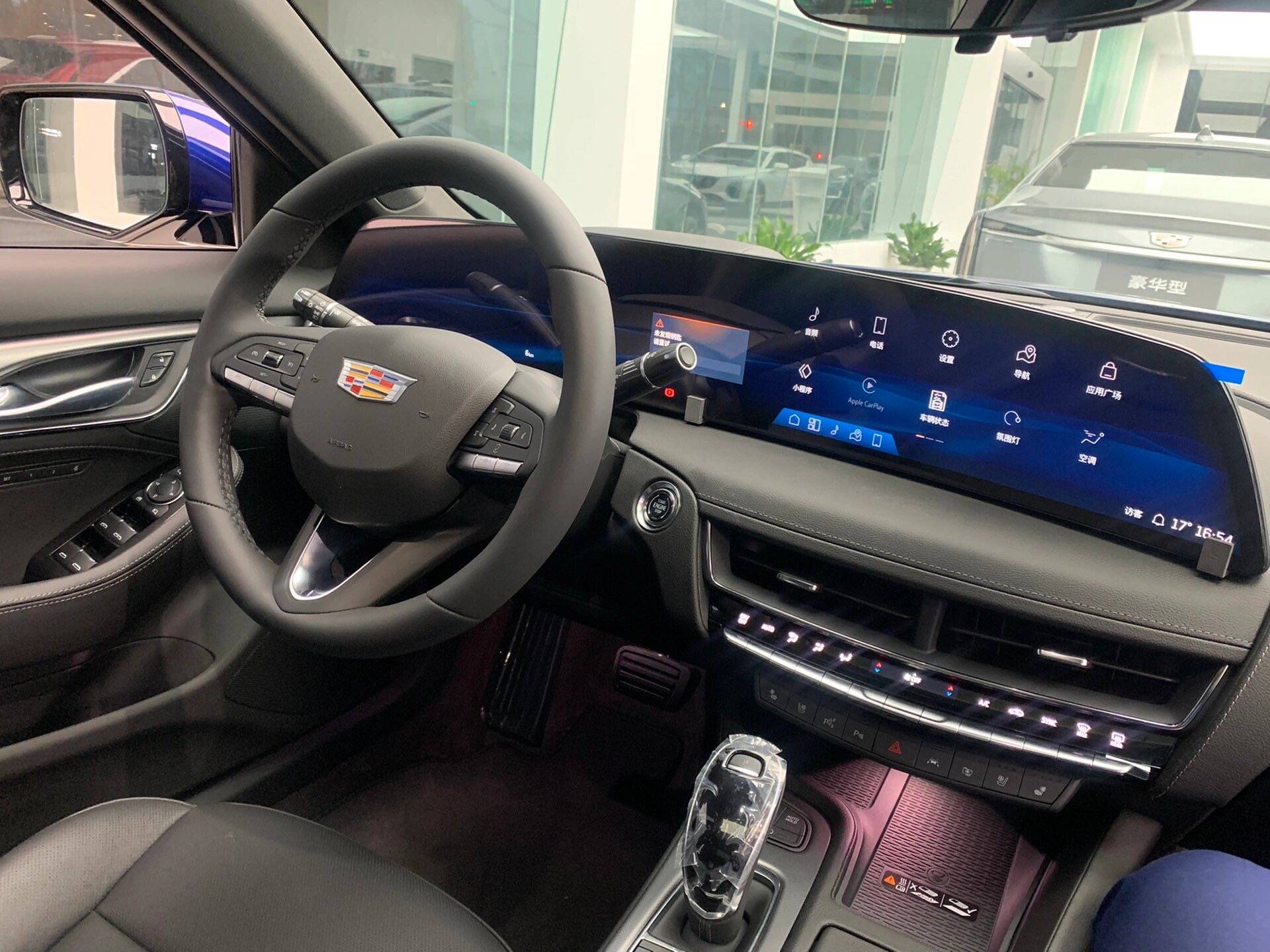 新款凯迪拉克CT5配置曝光，入门双联屏+16扬AKG音响，配电磁悬挂