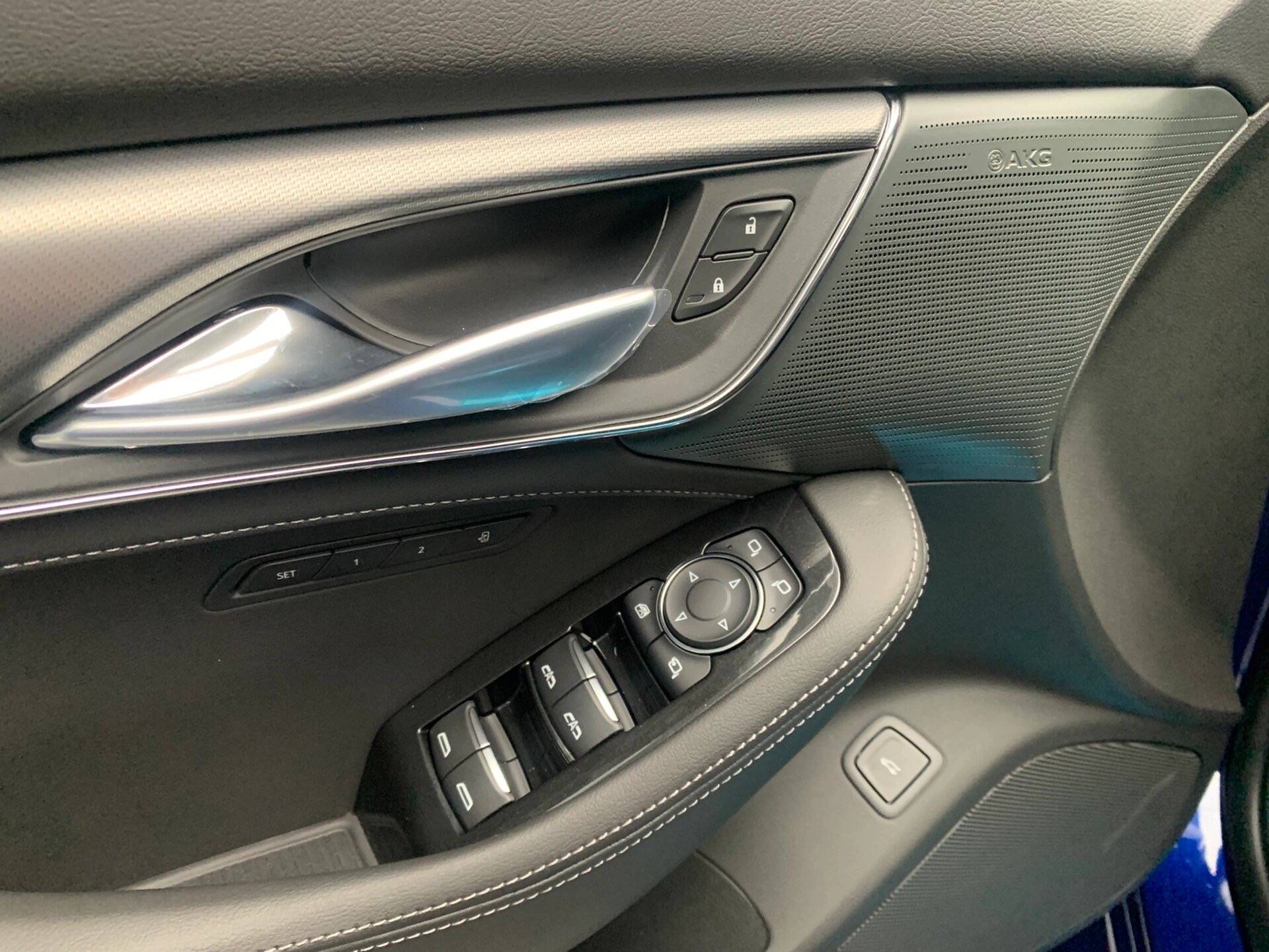 新款凯迪拉克CT5配置曝光，入门双联屏+16扬AKG音响，配电磁悬挂