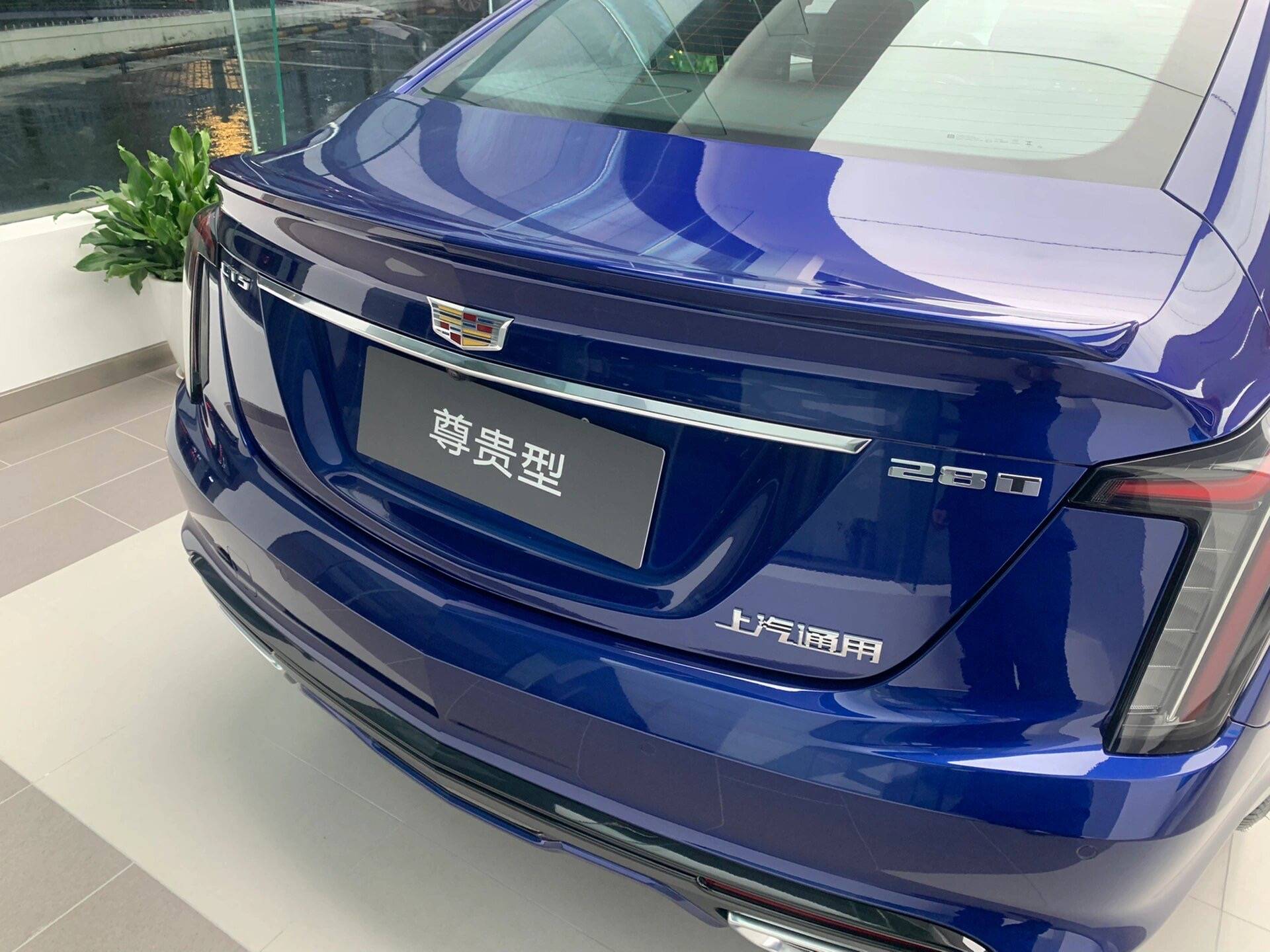 新款凯迪拉克CT5配置曝光，入门双联屏+16扬AKG音响，配电磁悬挂