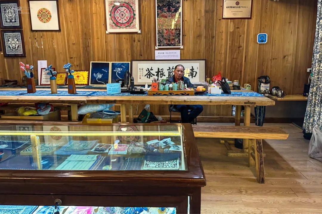 瑞安温红花与藏红花长得有点像，作用却截然不同，跟夹染技法有关