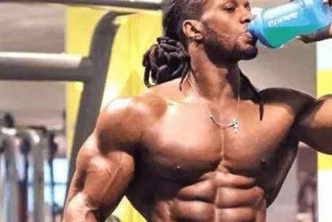 从健身开始就一直吃蛋白粉增肌，到最后身体和肌肉会变什么样？