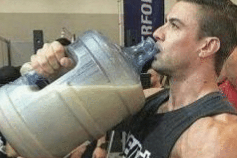 从健身开始就一直吃蛋白粉增肌，到最后身体和肌肉会变什么样？