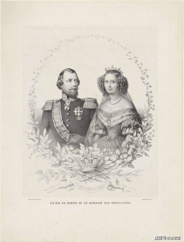 33颗顶级蓝宝石，655颗钻石，王后马克西玛这顶古董冠冕，太壕了！